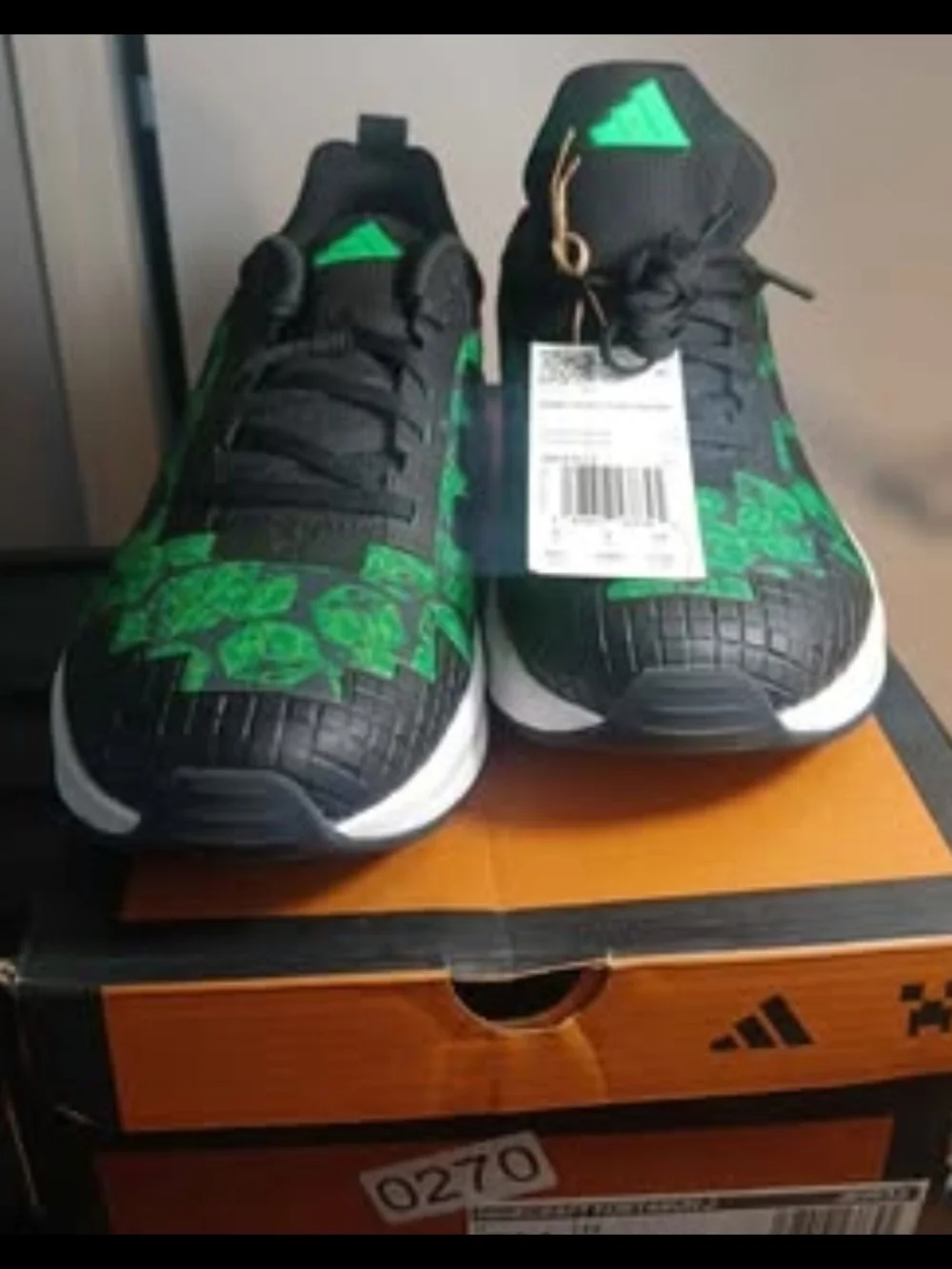 Nike Men's Black & Green Athletic Running Shoes